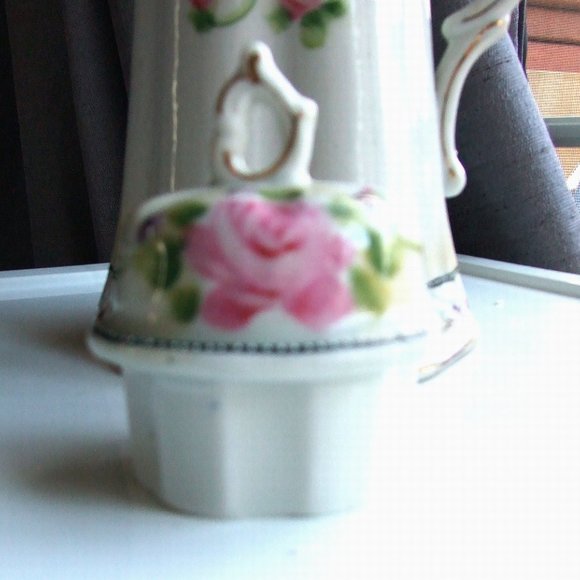 Vintage Coffee Pot Pretty Flowered Porcelain VICTORIAN - Picture 4 of 4